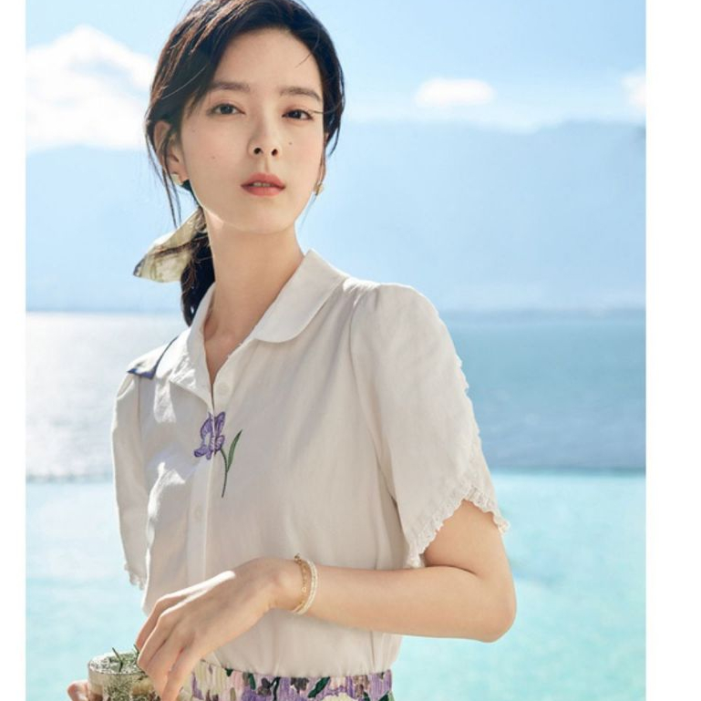 Quyen Fashion AA555 เสื้อเชิ้ตสํานักงานคอปกปักลายดอกไม้สีขาว แขนผู้หญิง