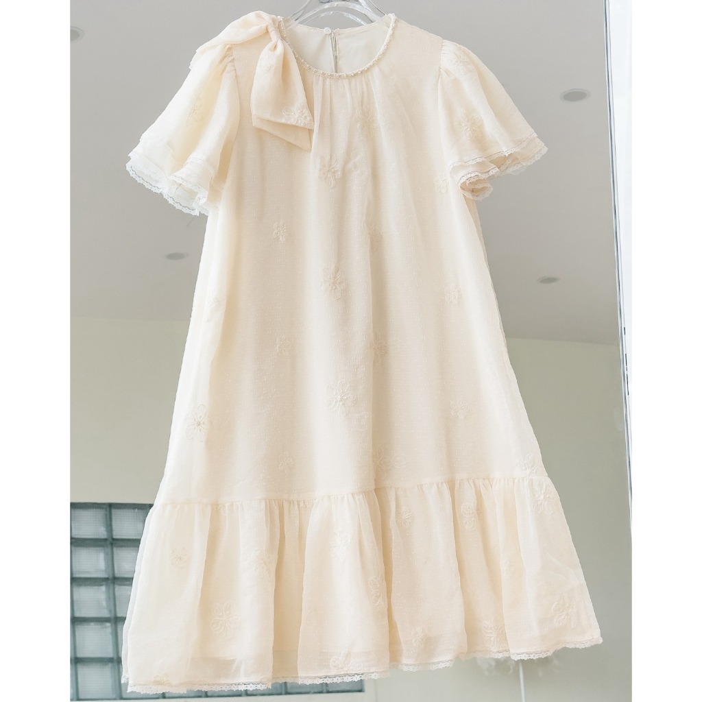 เมดี้ลา - ชุดคลุมท้องฤดูร้อนออกแบบด้วยผ้าไหมแอปริคอททอด้วยโบว์และไหล่ แอพลิควาé ชุดคลุมท้องสํานักงาน