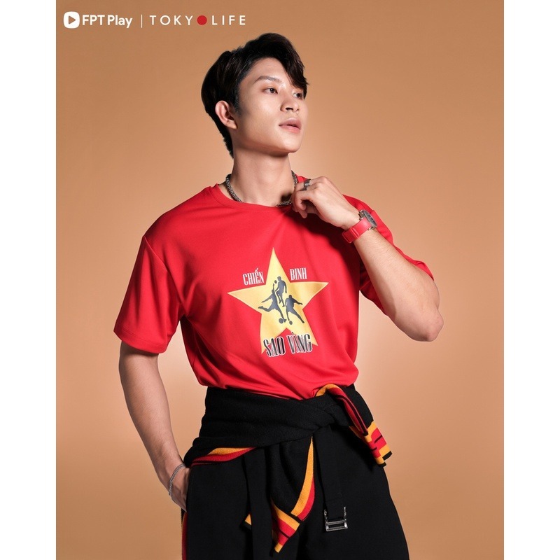 เสื้อยืด Unisex "นักรบดาวทอง" เชียร์รุ่นพิเศษสําหรับทีมฟุตบอลเวียดนาม TOKYOLIFE C8TSH504M