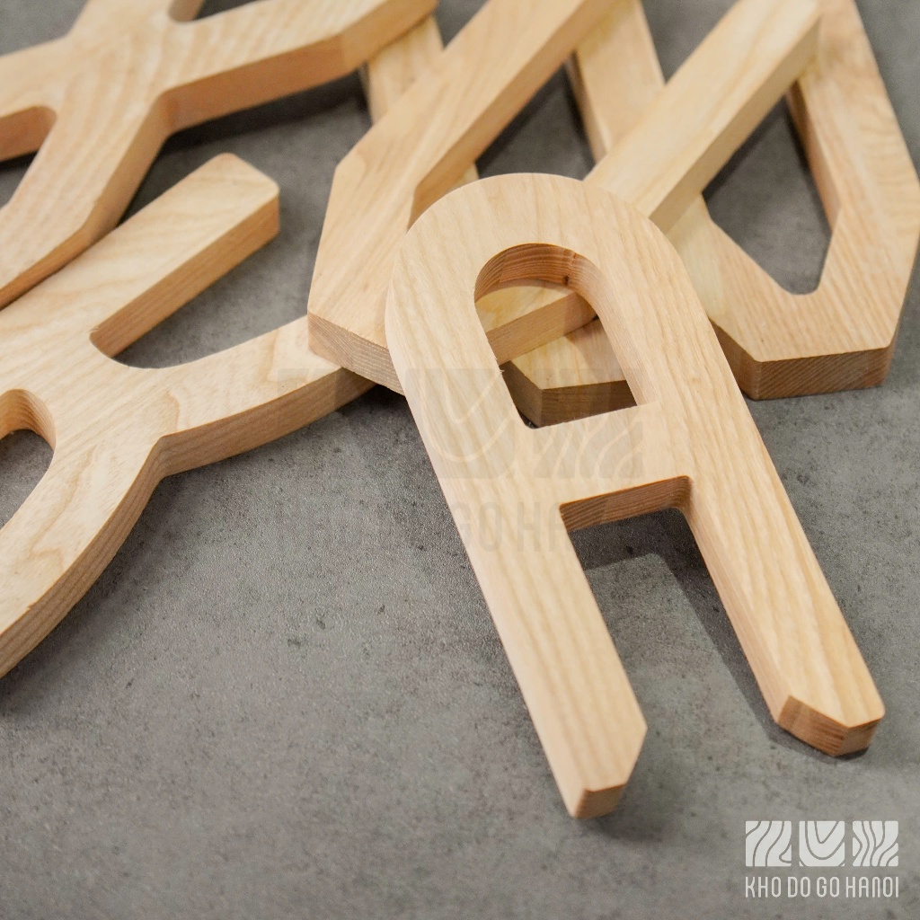 ตัวอักษรไม้ตกแต่งตัวอักษรสติกเกอร์ติดผนังตัวอักษรสติกเกอร์ตกแต่งขนาด20ซมทําจากไม้ยางสดใส-โคโดโกฮานอย