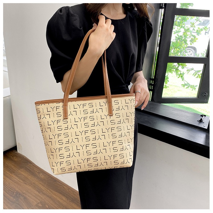 Tini Tote Bag หนัง PU คุณภาพสูง สวย ของแท้ ลายหรู LYS