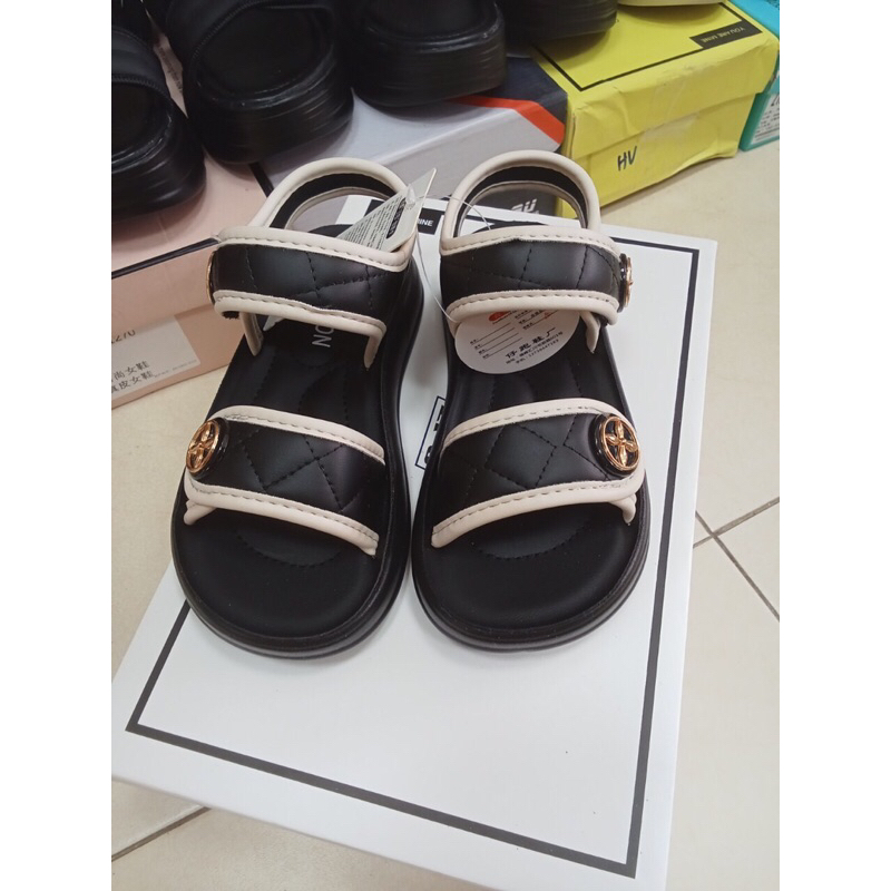 รองเท้าแตะ QC GIRLS ของแท้