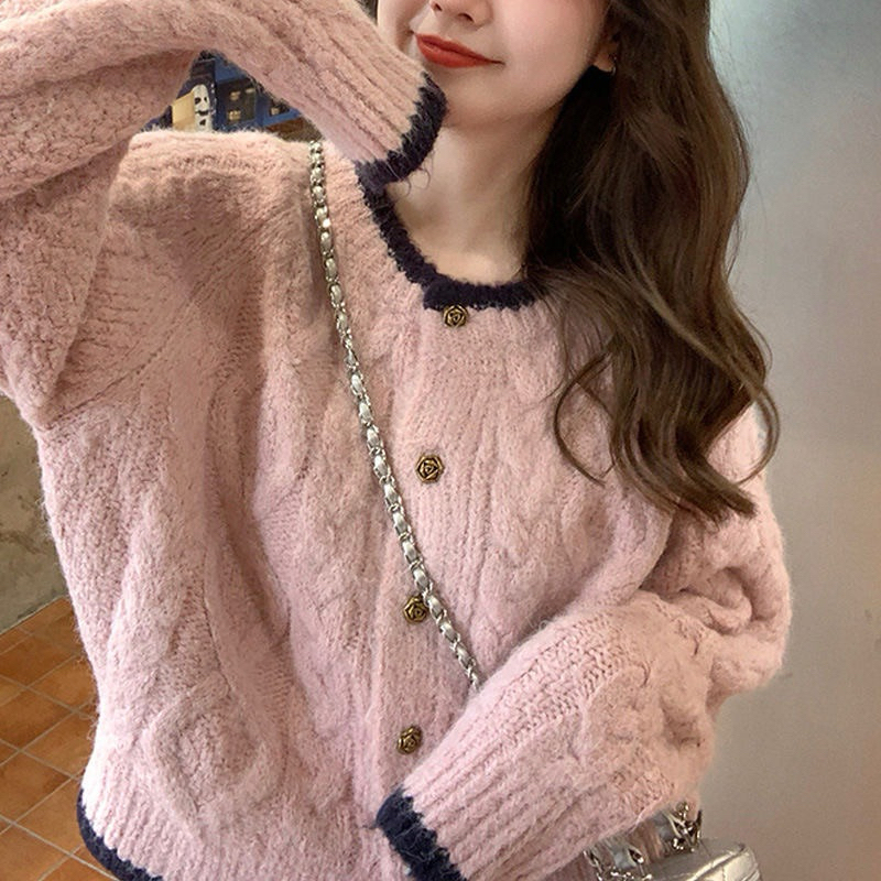 Helia คาร์ดิแกนผ้าวูลกระดุมกุหลาบ