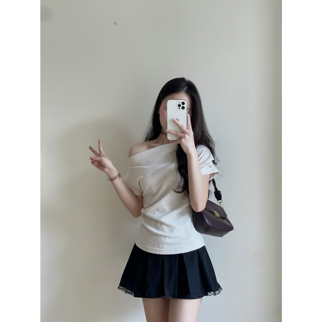 เสื้อยืดจับจีบปิดไหล่สไตล์ซี่โครงกระบุ้งกรานหรูหราเสื้อยืดทางการกลางทําจากผ้าที่นุ่มและยืดบุญ222