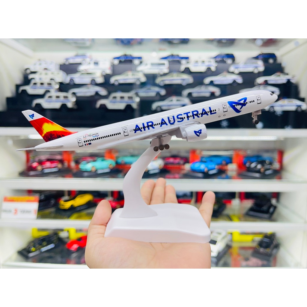 Air Austria Boeing B777 โมเดลเครื่องบินมีล้อ 20cm MB20114