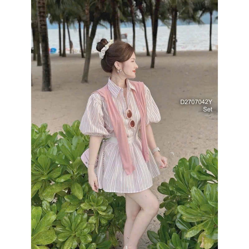 ชุดเดรสลายทางสีชมพูหวานสุดๆสําหรับสาวๆถ่ายรูปชุดเสื้อแขนพองพร้อมกระโปรงบานและเสื้อคลุมสีชมพู