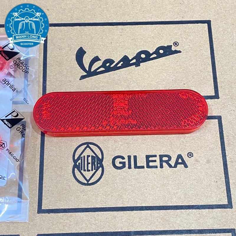 สะท้อนแสง Piaggio - Vespa สีแดง [582058] ของแท้