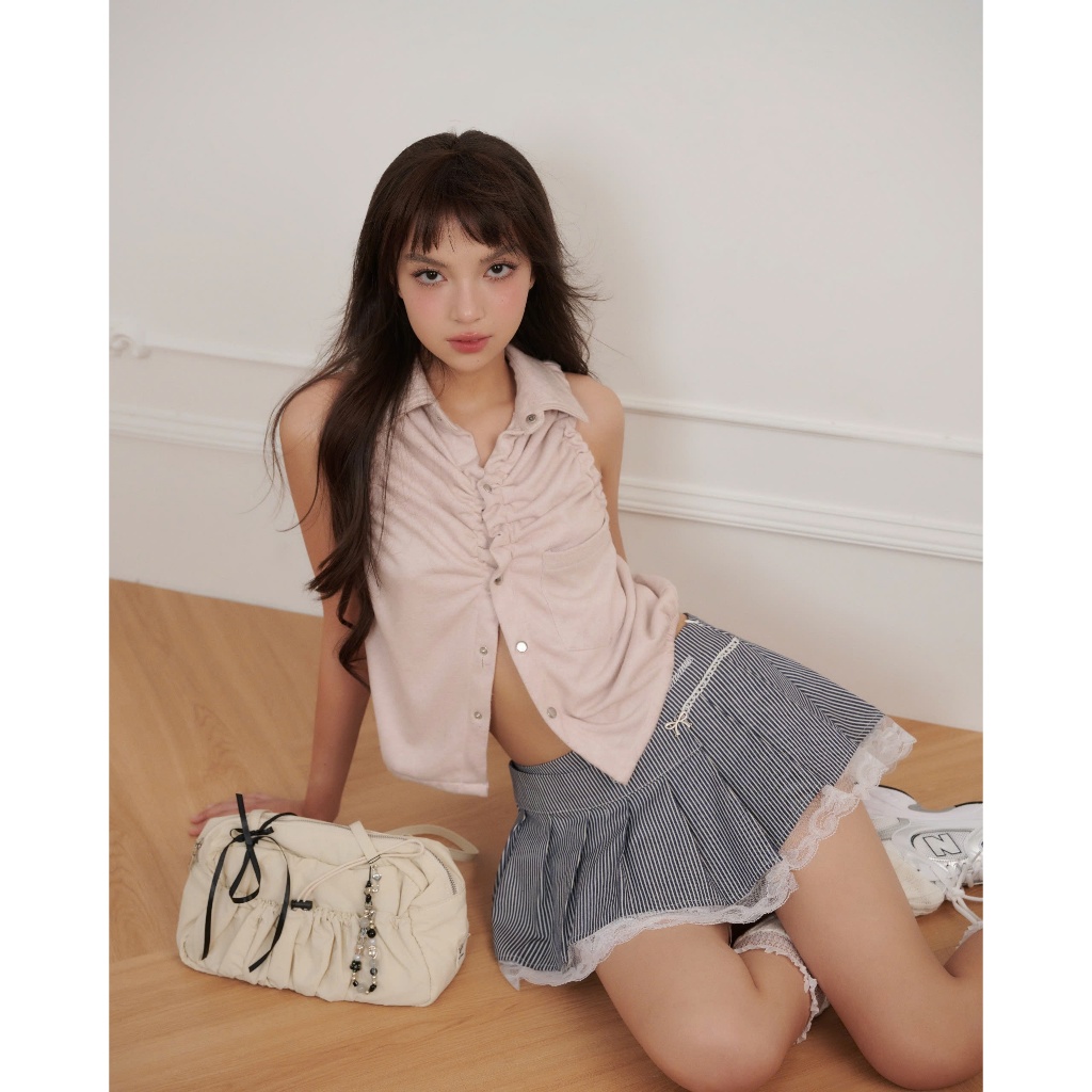 เสื้อ Yeji - Remmus | เสื้อคอปกม้วนเนื้อสักหลาดเรียบทั้งสองด้านสําหรับผู้หญิง