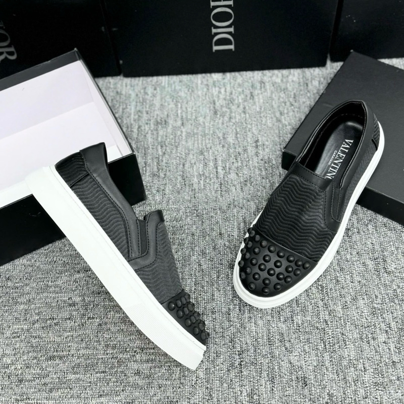 VLTN รองเท้าโลฟเฟอร์แบบสวมสําหรับผู้ชายพร้อมสายรัดผ้าลูกฟูกหัวหนังกระดุมกลมพื้นรองเท้าซี่โครงคลื่นกั