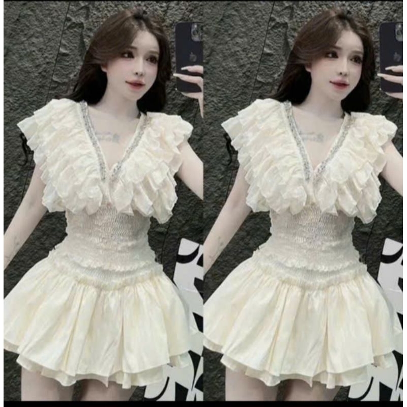 เสื้อเบลาส์คอวีคอเย็บ พลอยเทียม และกระโปรง 2 ชั้น ชิมเมอร์