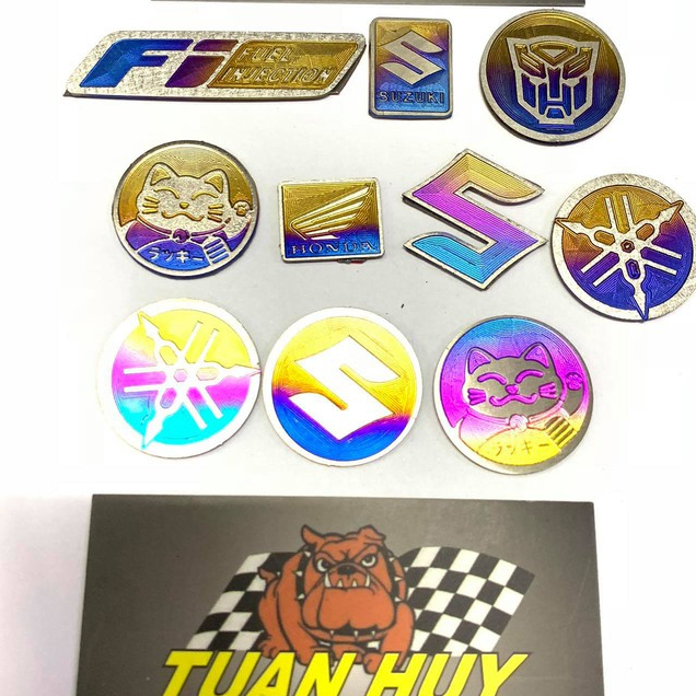 แสตมป์โลโก้ไทเทเนี่ยมกลมมีหลายตัวเลือกให้เลือก/ ปักไททัน