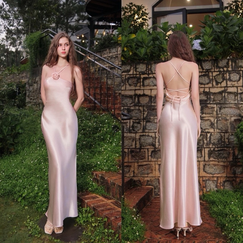ชุดเดรสผ้าไหมเปลือยหรูหรา-ชุดเดรสผ้าไหมเปลือยหลังสุดหรู