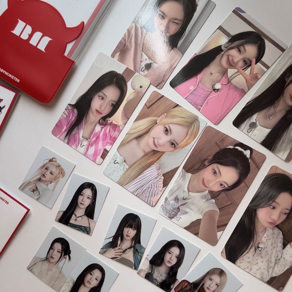 เปรียบเทียบของ Merch Babymonster See You There, ที่วางโฟโต้การ์ด, กรอบอะคริลิก