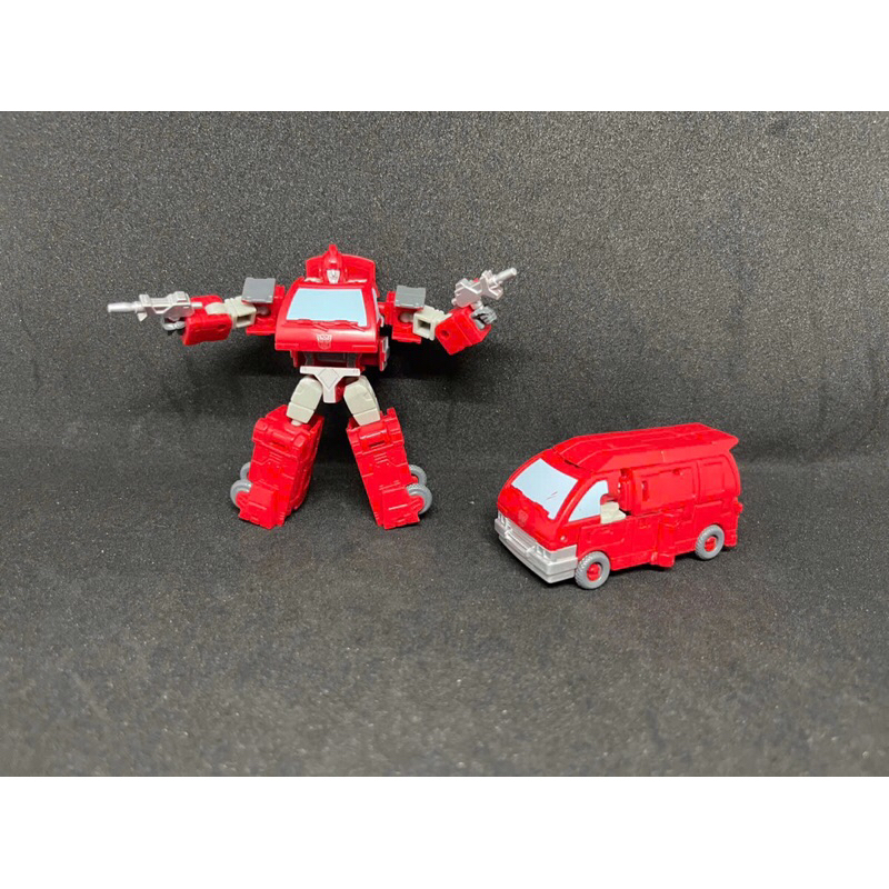 [Transformers]IRONHIDE-Studio Series(Core Class) Character Model - สินค้า Takara Tomy ของแท้