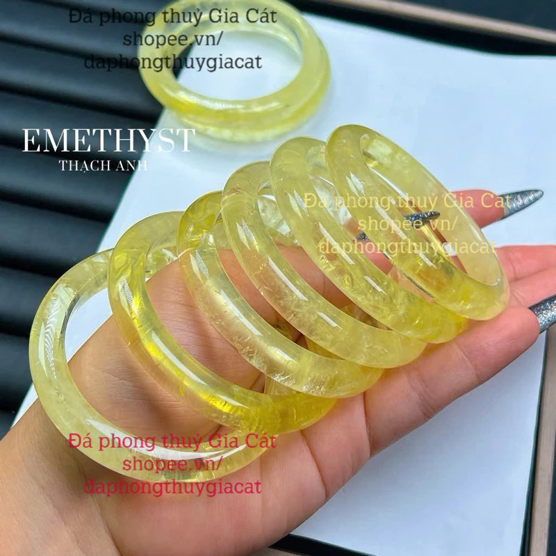 สร้อยข้อมือผู้หญิงมีไทย Anh Vang Tu Nhien หิน VIP 5A ขนาด 51 ถึง 58mm