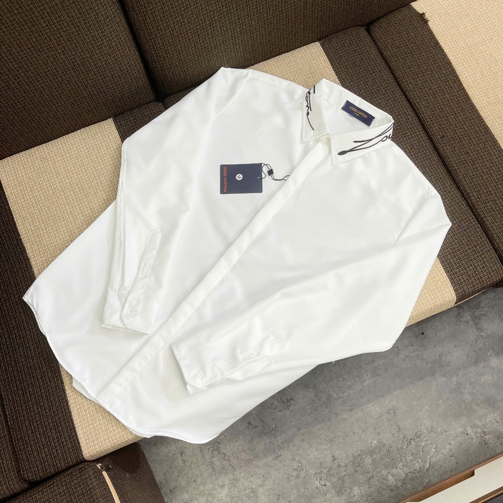 LOUIS VUITTON เสื้อ ไมล์ หลุยส์ วิตตอง ลายคอปกสุดสวยเสื้อเชิ้ตสไตล์วัยรุ่นสําหรับผู้ชายและผู้หญิง