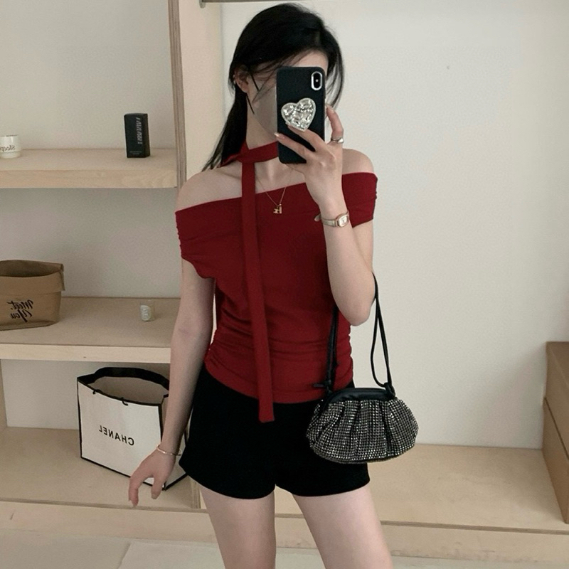 เสื้อเบลาส์เปิดไหล่แขนสั้นสําหรับผู้หญิงที่จะสวมใส่หลายรูปแบบพร้อมเข็มขัดแฟชั่น