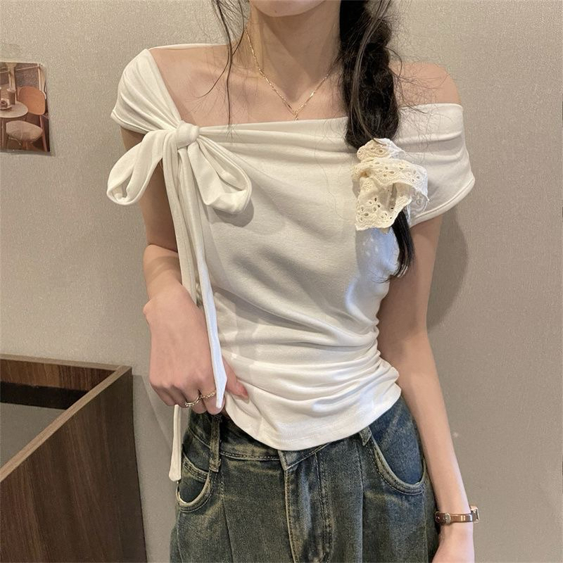 เสื้อเบลาส์โครเชต์เปิดไหล่สําหรับผู้หญิงที่แบนเป็นพิเศษพร้อมโบว์ผูก