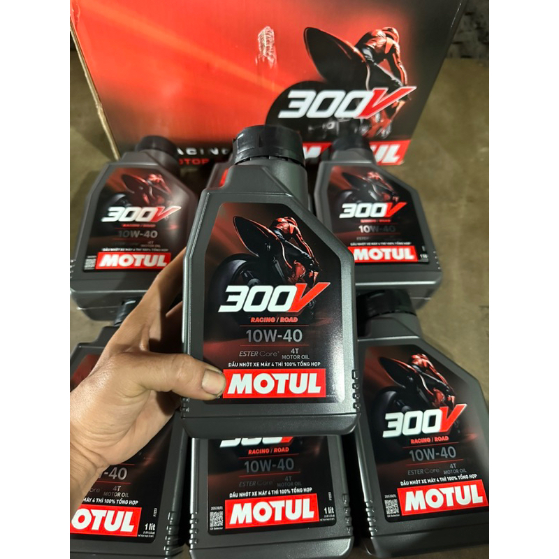 Motul 300V Premium Oil สําหรับรถจักรยานยนต์ 10W-40