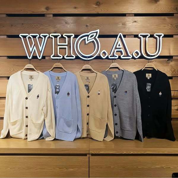 เสื้อสเวตเตอร์ถักคอวี Whoau WHCKC1101U