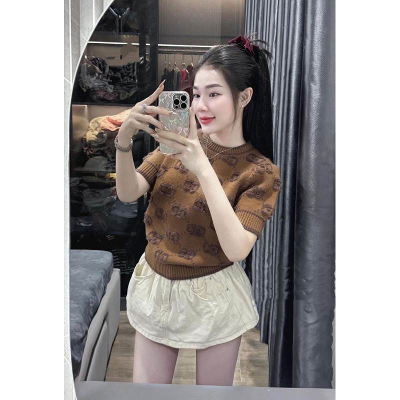 เสื้อยืดผู้หญิง เสื้อยืดแขนสั้นไหมพรม GC สีน้ําตาลลายนูน L1 Hot 2025 - Quynh Mai Store