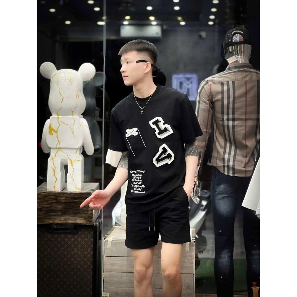 เสื้อยืดผู้ชายพิมพ์ลาย LV เสื้อยืดคอกลมผู้ชาย Hottrend