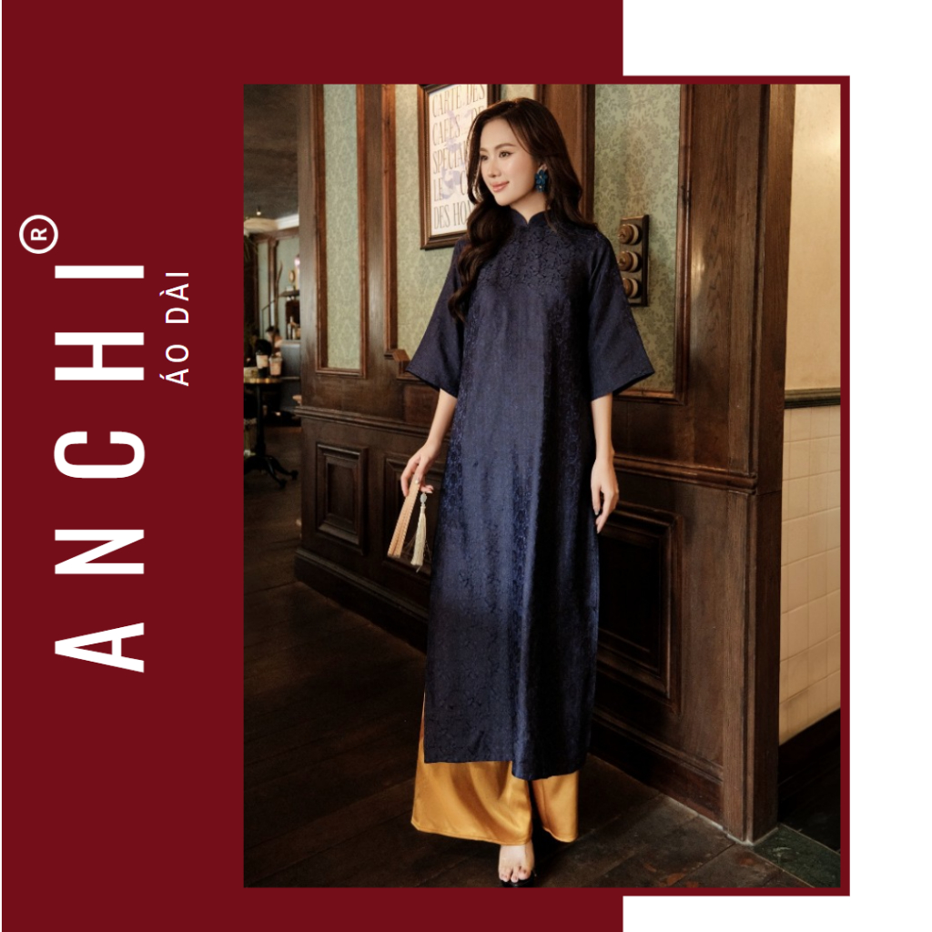 Mysterious Black Brocade Ao Dai คอปกสูง 2 ม. แขนสั้น เหมาะสําหรับไปวัด (พร้อมกางเกงผ้าไหม) - ANCHI Ao Dai