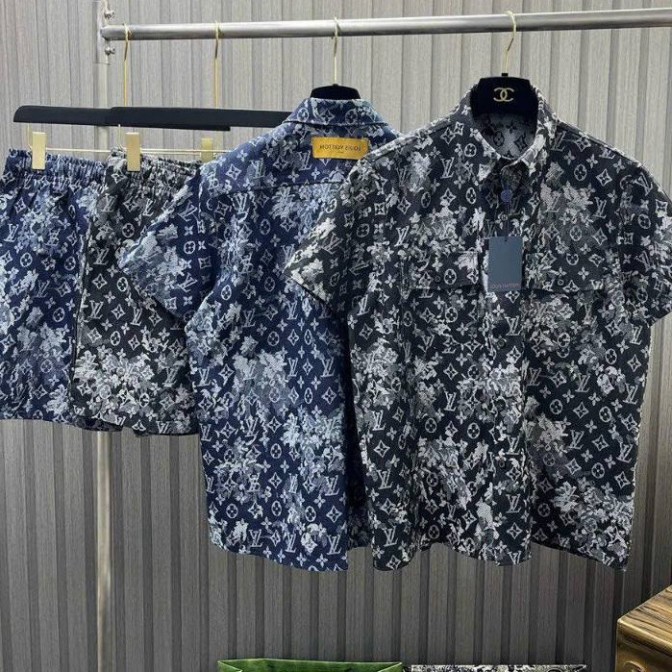 ชุดเสื้อแขนสั้นผู้ชายพิมพ์ลาย LV, ชุดแขนหลวม Somi Unisex สําหรับผู้ชายและผู้หญิง LV แบรนด์ท้องถิ่น