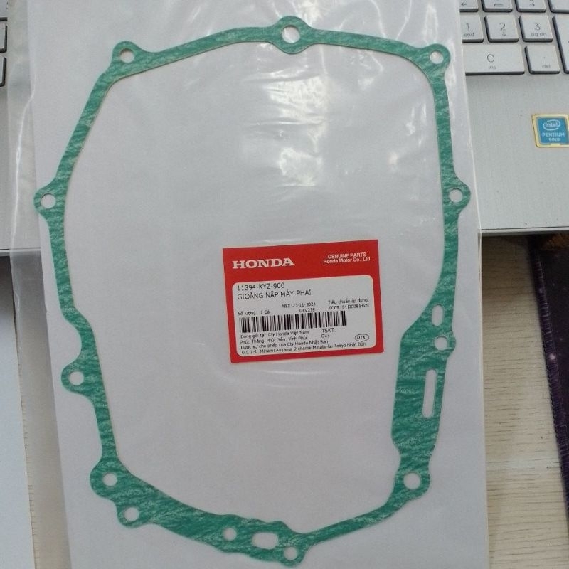 ปะเก็นฝาครอบเครื่องขวา 11394KYZ900 (บล็อคหม้อ) Future 125 (อ้วน) ของแท้ HonDa