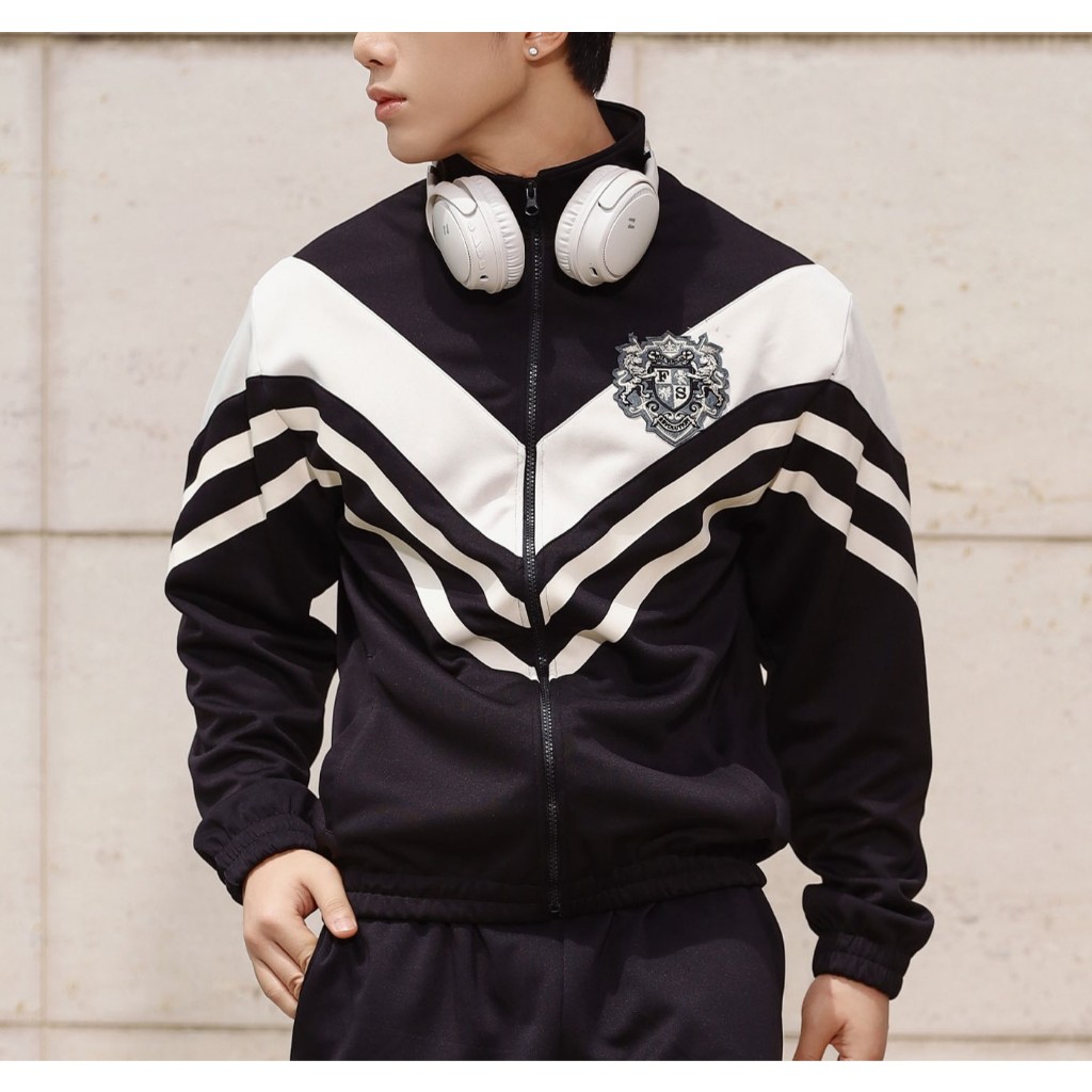 FAPAS Regular Form NANO1 Jacket Black with Cream Trim ผ้ายืดหยุ่นและซับในตาข่ายด้านใน