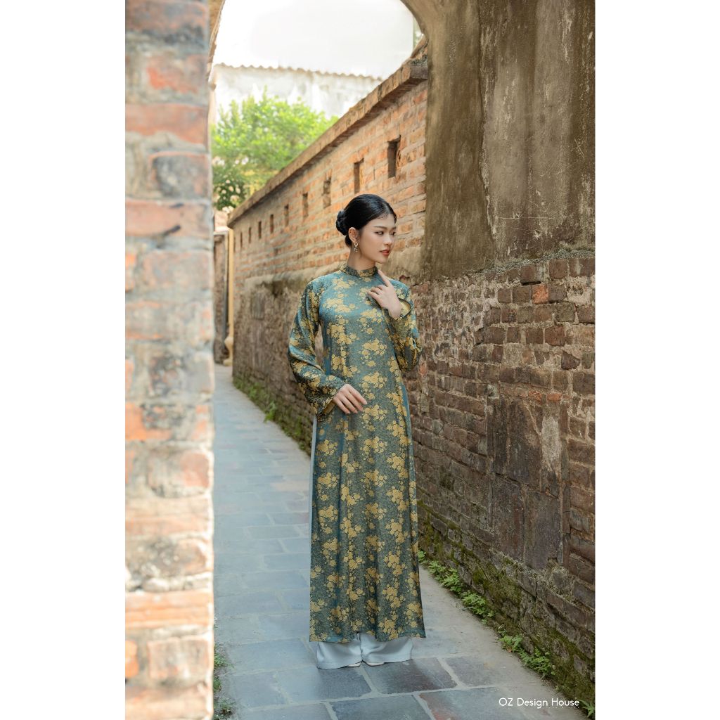 OZ Design House Ao Dai AD44751TET25 ผ้าไหม คอปกหลวม พื้นหลังสีน้ําเงิน โรสโกลด์