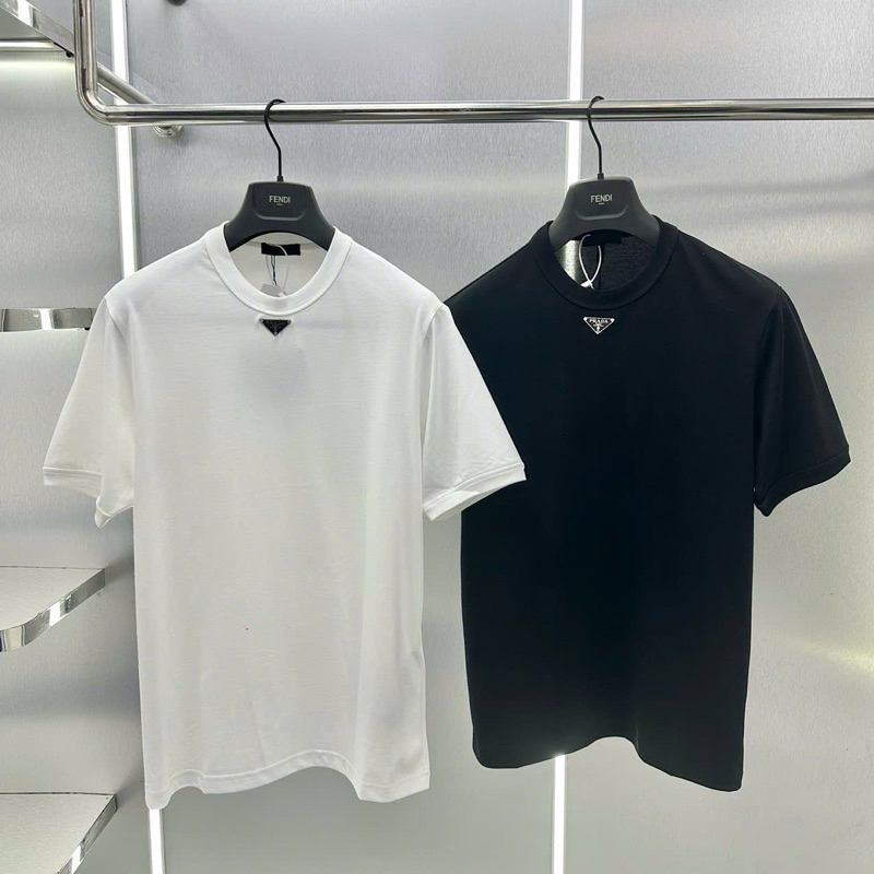 เสื้อยืด prada เรียบๆ