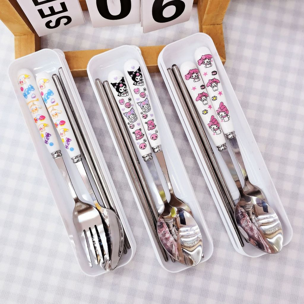 ชุดช้อนและตะเกียบสแตนเลส 304 3 ชิ้น พร้อมกล่องเก็บสะดวก BAG U B3THIADUINATRONG248