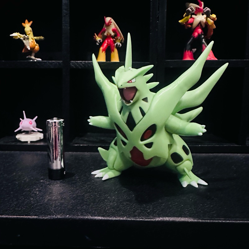 โมเดล Pokemon Mega Tyranitar