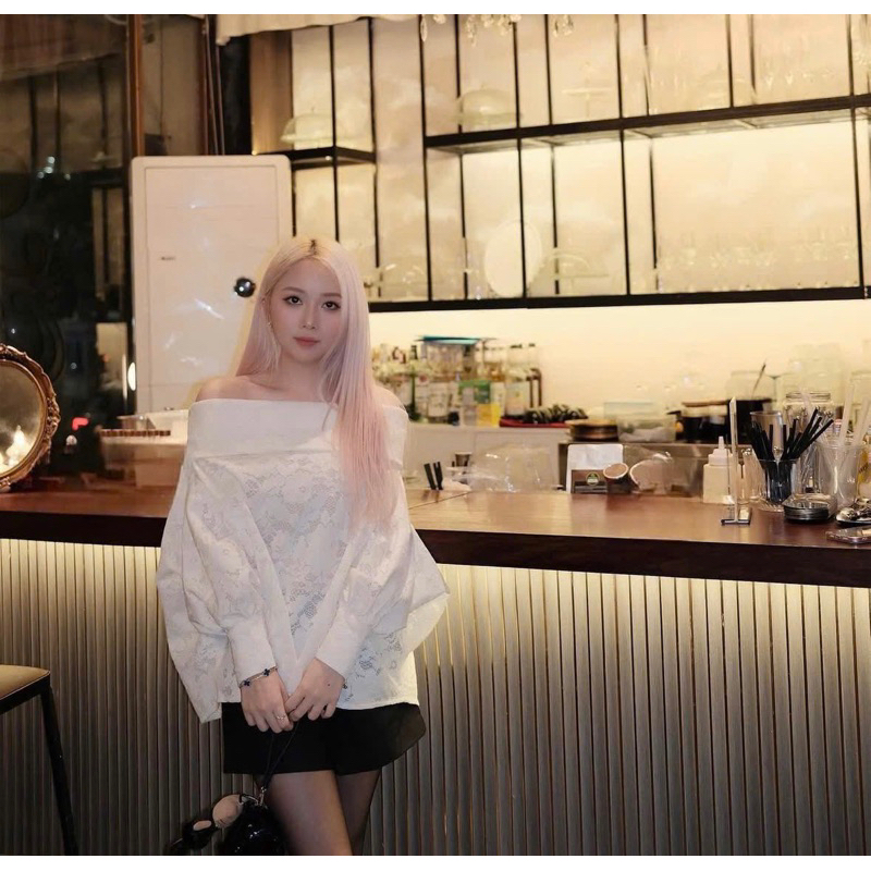 Bunny.store•( Available ) เสื้อปาดไหล่ลูกไม้