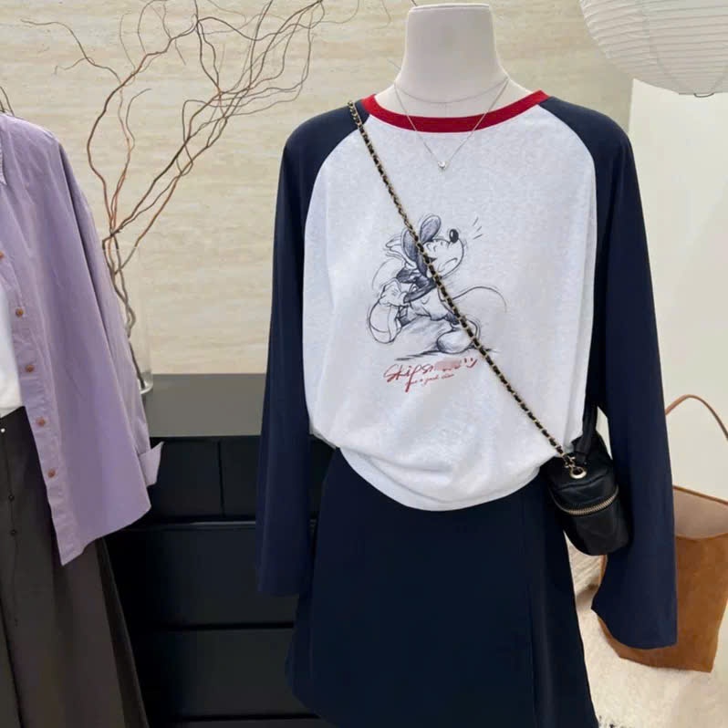 Menina_Studio เสื้อยืดสตรีทรงหลวม สีนูน ความยาวปานกลาง แขนยาว เสื้อเชิ้ต slouchy สําหรับผู้หญิง