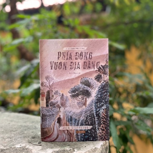 หนังสือ - East of Eden (ปกอ่อน) - ผู้แต่ง John Steinbeck - เต่าแดน