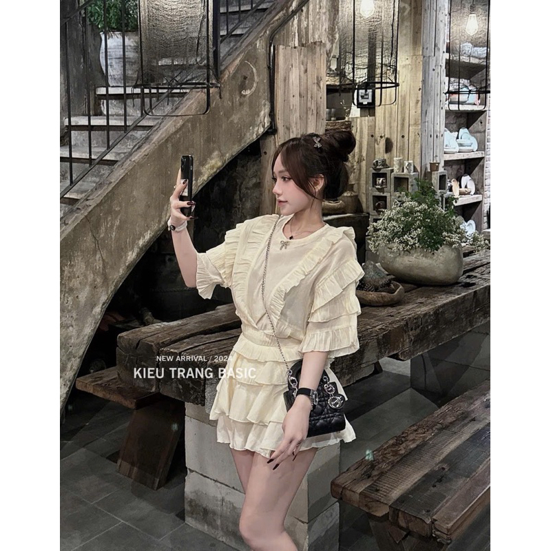 N86 ชุดเสื้อผ้าไหมระบายและกระโปรงระบาย