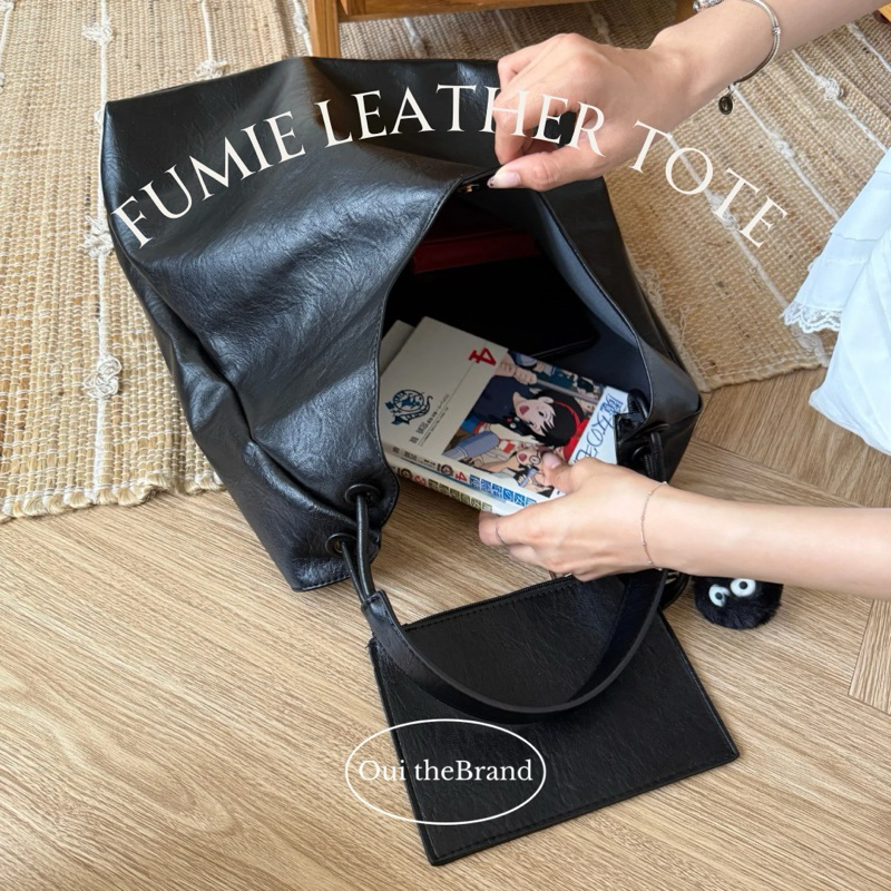 [ แถมกระเป๋าสตางค์หนัง + Susu Charm ] FUMIE み Tote Oversize - กระเป๋าโท้ตมือพร้อมกระเป๋าสตางค์ FUMIE ( Ouithebrand )