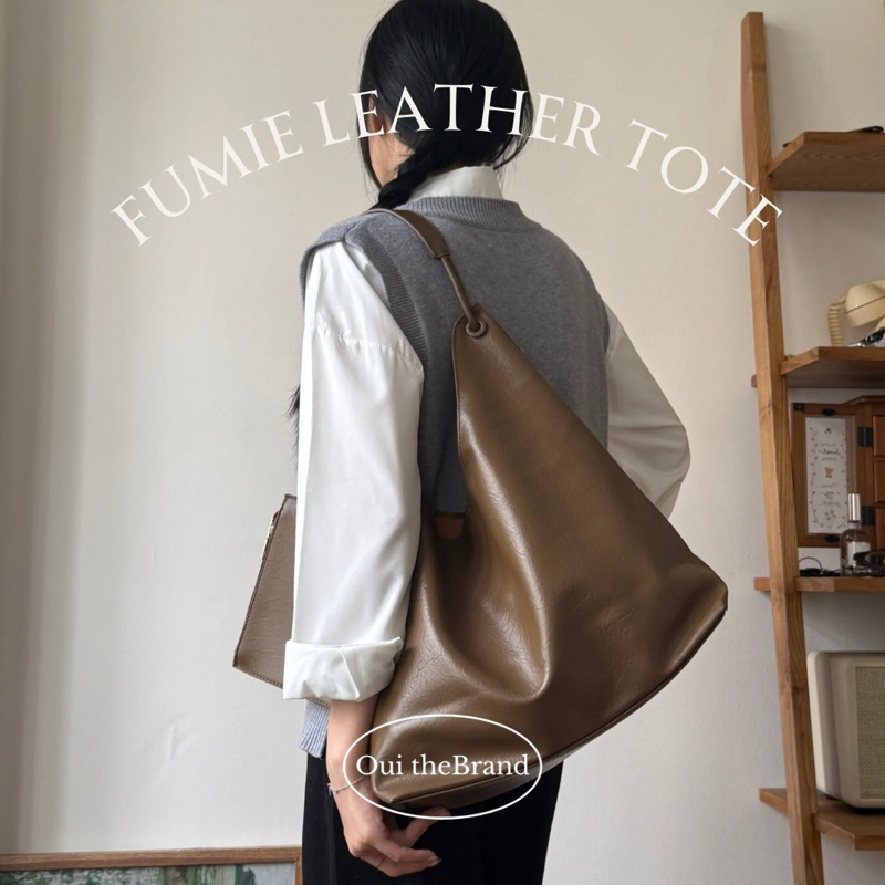 [ แถมกระเป๋าสตางค์หนัง + Susu Charm ] FUMIE み Tote Oversize - กระเป๋าโท้ตมือพร้อมกระเป๋าสตางค์ FUMIE ( Ouithebrand )