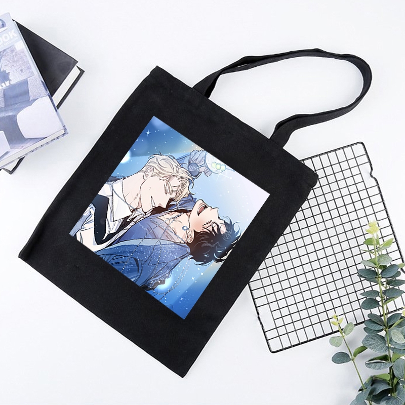 กระเป๋าผ้าแคนวาสสีดําและสีขาวพิมพ์ลาย ROSES AND CHAMPAGNE ROSES AND Wine manhwa BL สะดวกและทันสมัยสํ