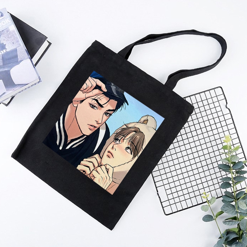 กระเป๋าผ้าแคนวาสสีดําและสีขาวพิมพ์ลาย JIX FORTUNE ver CHIBI manhwa กระเป๋าสะพายสะดวกและทันสมัยมากมาย
