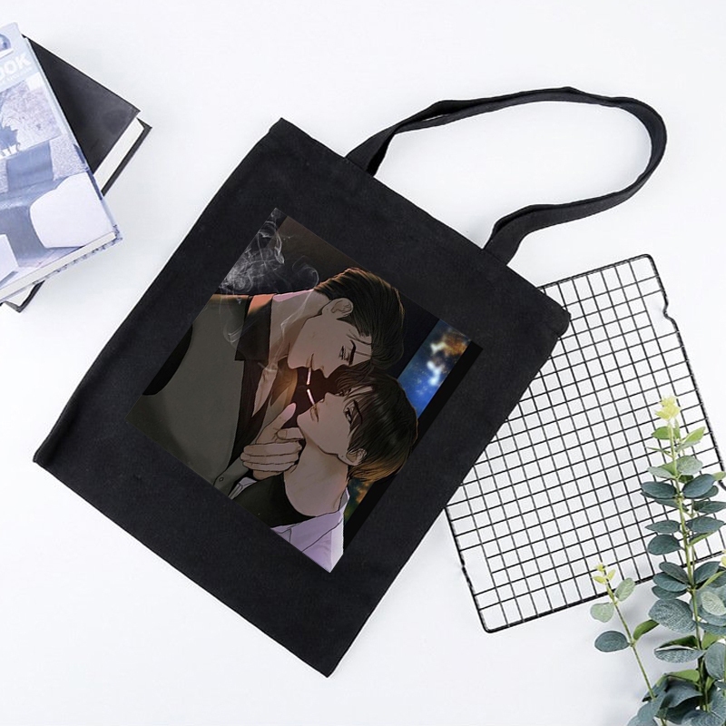 PAYBACK กระเป๋าโท้ตผ้าแคนวาสสีดําพิมพ์ลาย boylove manhwa แฟชั่นสะดวกและ unisex