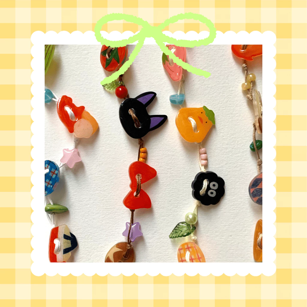 Ghibli Studio Button Bracelet - สร้อยข้อมือเชือกขี้ผึ้งการ์ตูนแฮนด์เมด - Stitchystuffses