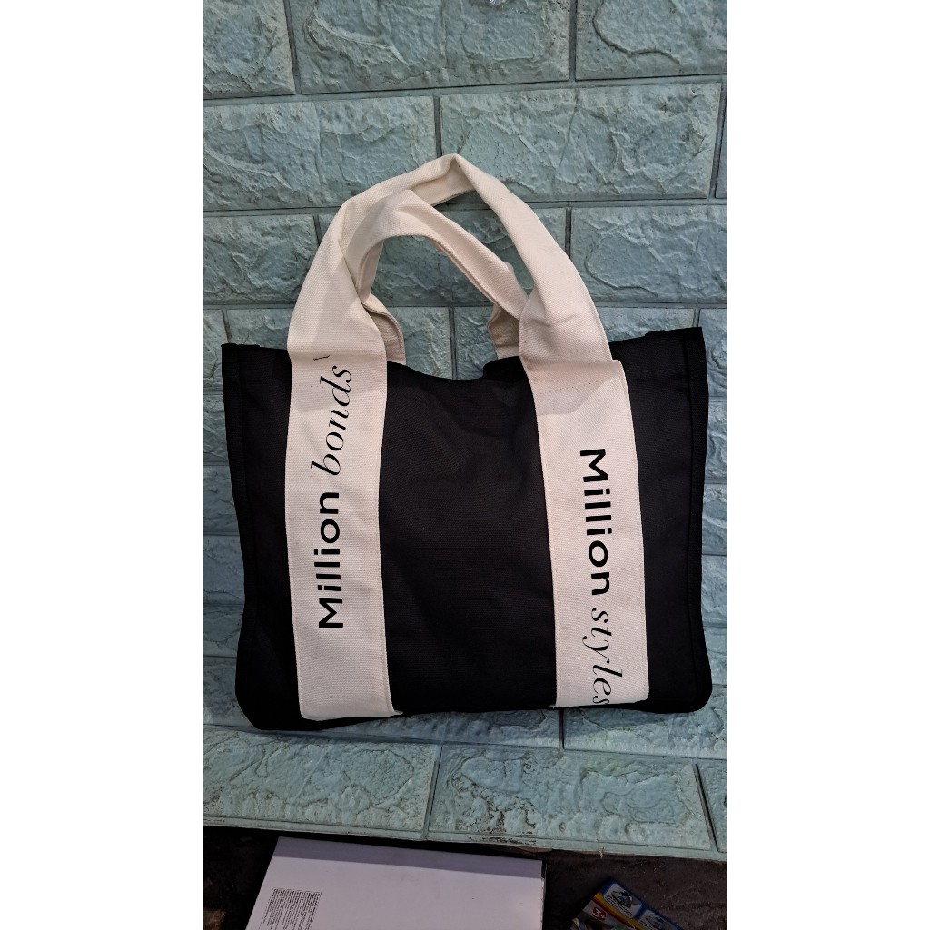 กระเป๋าโท้ตของขวัญผ้าแคนวาสจาก Tresume ไม่มีซิป