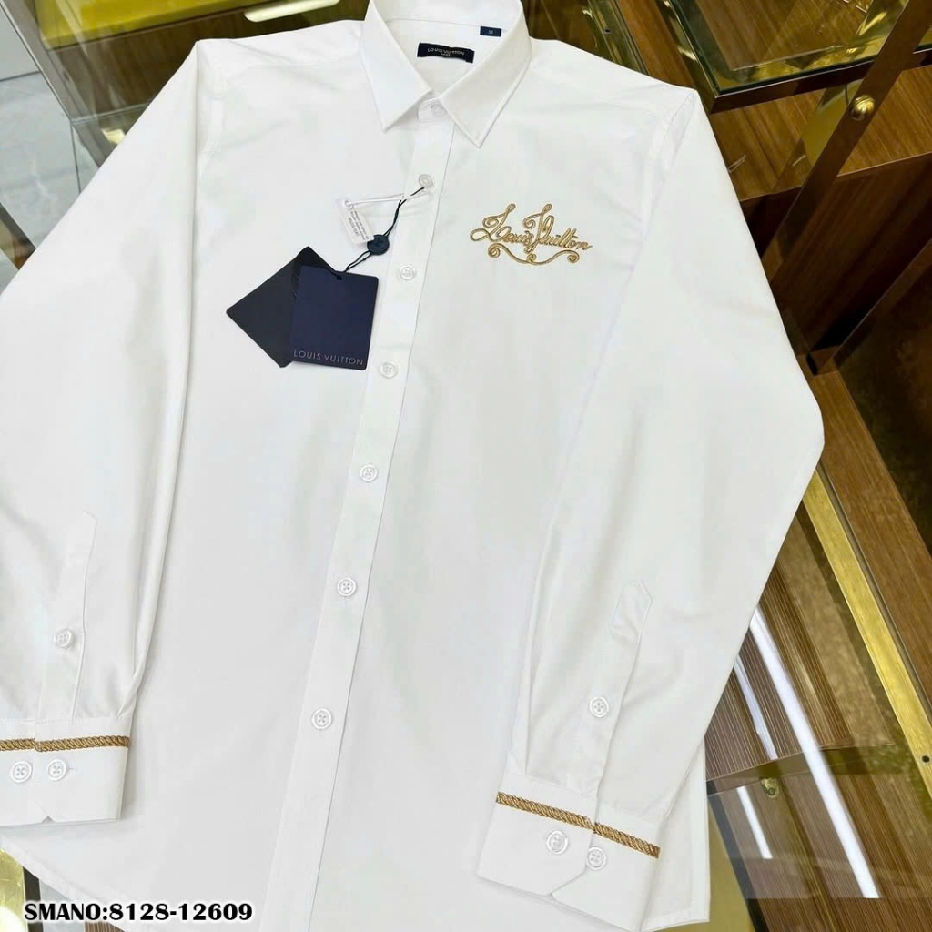 คุณภาพสูง LV White Shirt 2025 ปักลายและโลโก้ทองคมสุดๆ ใหม่
