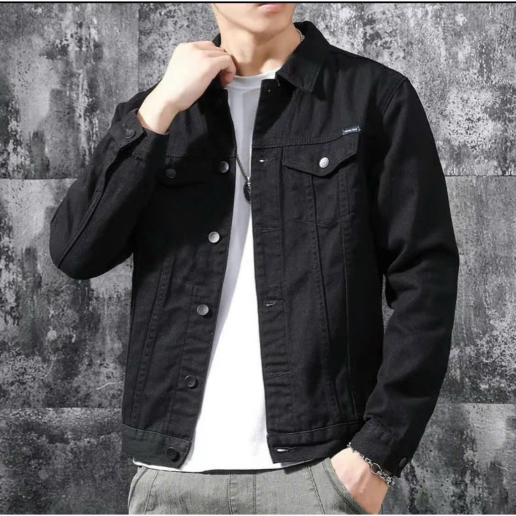 เสื้อแจ็คเก็ตยีนส์ผู้ชายสีดําคอปกกระดุมพิมพ์ลายและดีไซน์อ่อนเยาว์ SOLO SHOP ms036