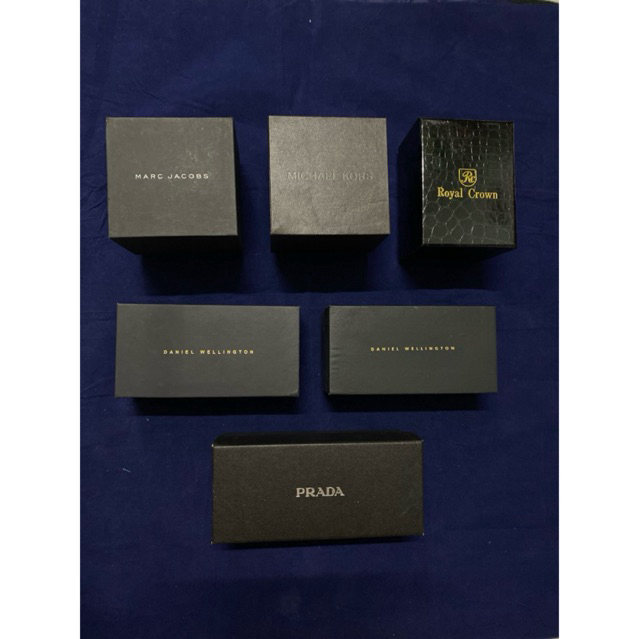 ของเหลวกล่องนาฬิกาแบรนด์ทุกชนิด Michael Kor.s Marc Jacob.s Daniel Wellingto.n Prad.a Royal Crow.n สี