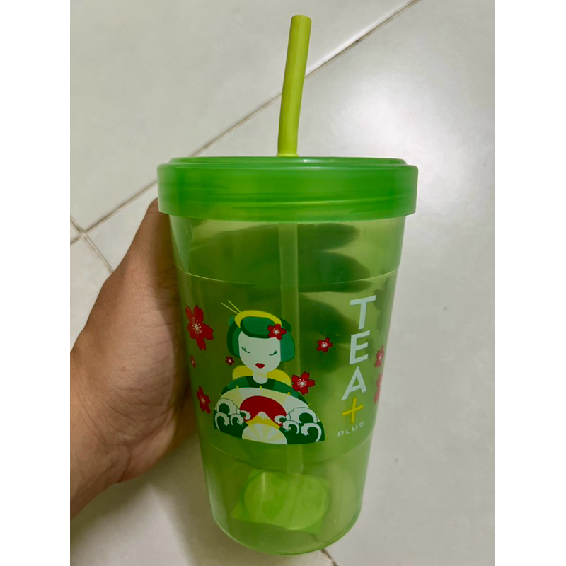ถ้วยพลาสติกพร้อมหลอด Tea Plus