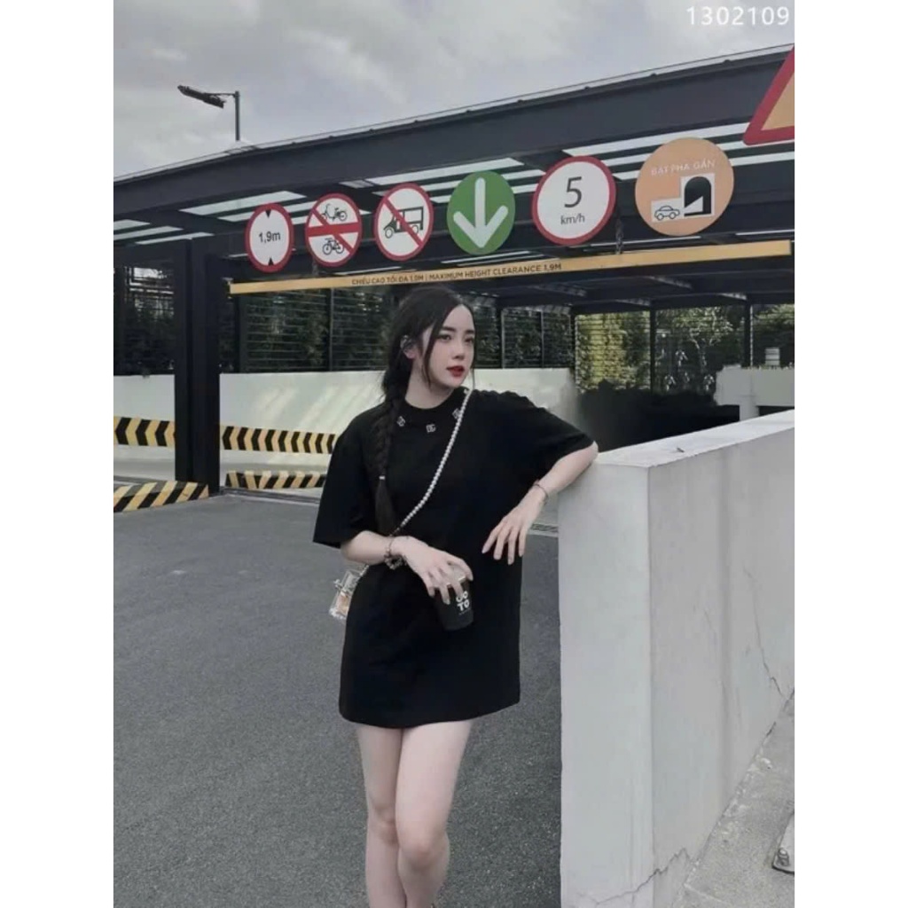 เสื้อยืดผ้าฝ้ายพรีเมี่ยมสําหรับผู้ชายและผู้หญิง ธรรมดา พร้อมป้ายโลโก้ DG เหล็กรอบคอ ดีไซน์เรียบง่าย 